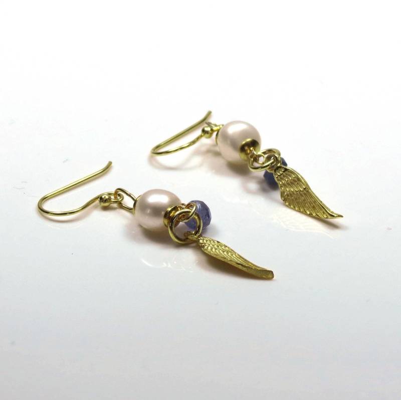Echte Perlenohrringe Mit Tansanit & Engelsflügel - Spiritueller Schmuck Aus Vergoldetem 925 Silber Geburtsstein Juni Und Dezember von ROCIABoutique
