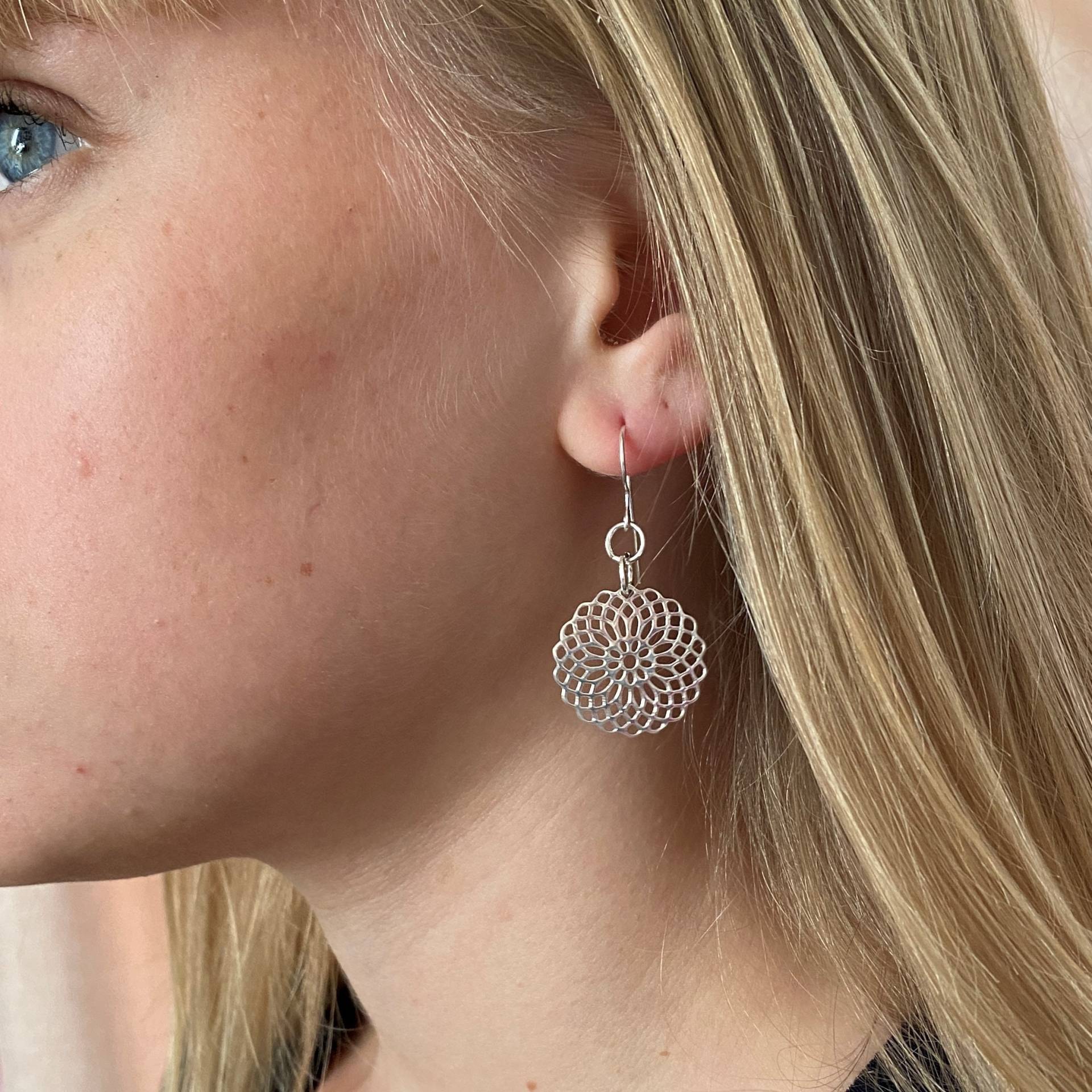 Ohrringe Blume Des Lebens, Extra Große Ohrhänger Aus Sterlingsilber, Besondere Geschenk Idee Freundin, Sommer Symbol Schmuck von ROCIABoutique