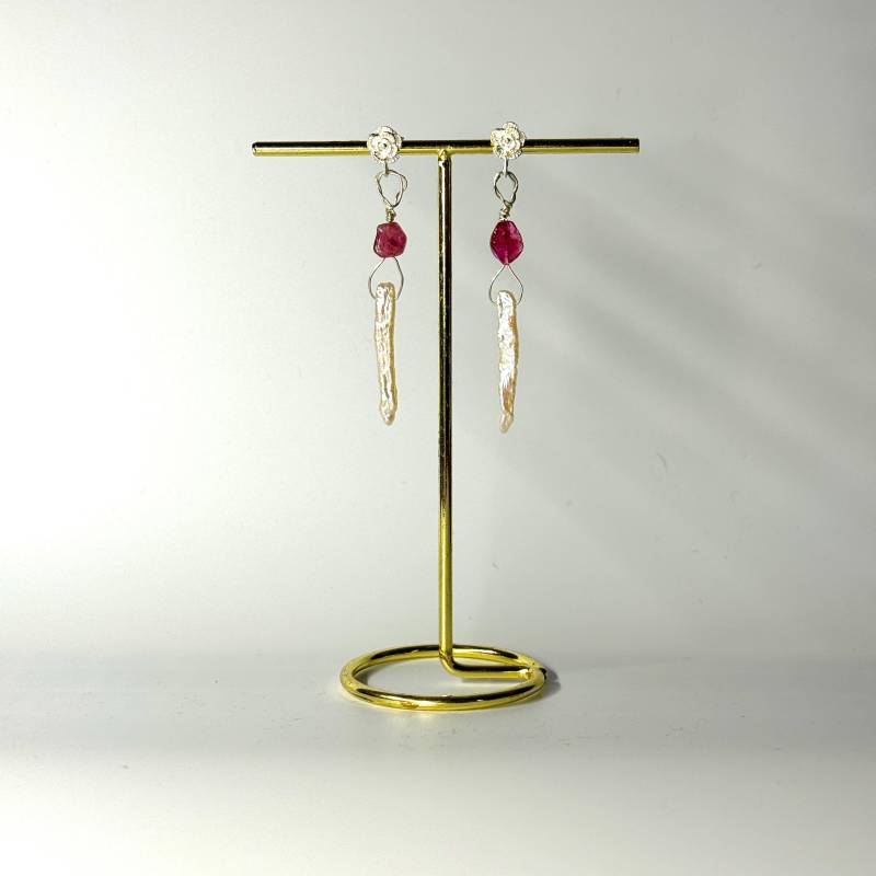 Silber Ohrstecker Rose Mit Astperle Und Rosa Turmalin Nugget, Designer Einzelstück Ohrringe, Edelstein Schmuck Geschenk Heilstein Wirkun von ROCIABoutique