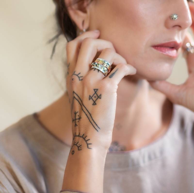 Dip Spinner Ring - 925Er Silber Boho Breitband Mit Edelsteinen, Gemischte Metallring, Statement Für Frauen, Handgemachter Stammesschmuck von RONIBIZA