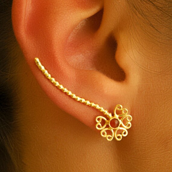 Vergoldete Ohrmanschette Mit Rotem Onyx | G4 von RONIBIZA