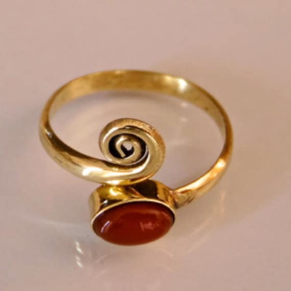 Verstellbarer Messing Zehenring Koralle Edelstein Fußschmuck | T47B von RONIBIZA