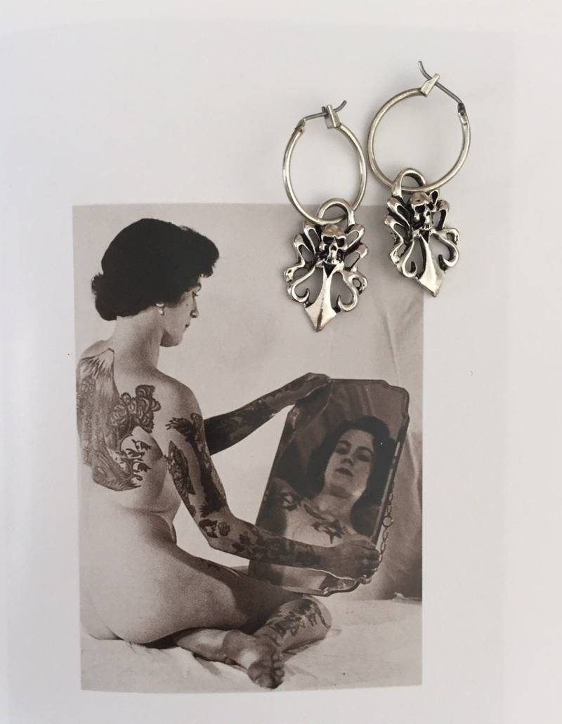 Gothic Totenkopf Charms Silber Creolen, Ohrringe Gothic Totenkopf Charms Silber Creolen, Ohrringe von RONIMO