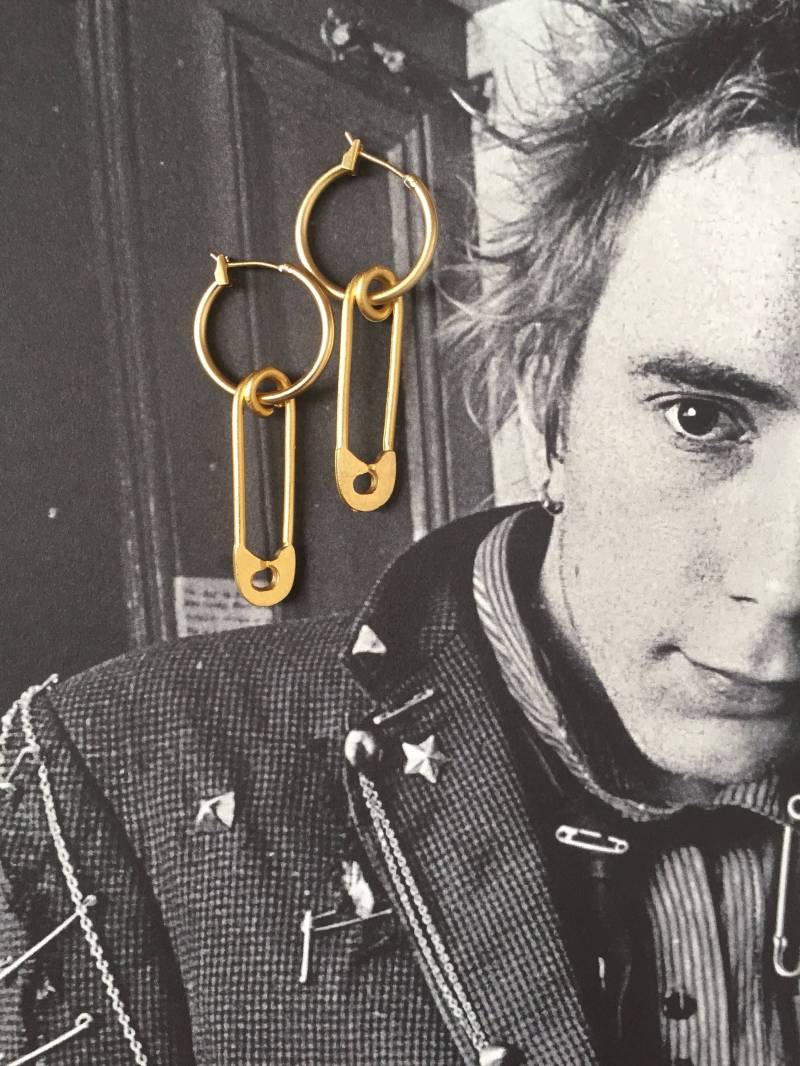 Punk Rock Ohrringe , Sicherheitsnadeln Gold Creolen Punk Rock Ohrringe , Sicherheitsnadeln Gold Creolen von RONIMO
