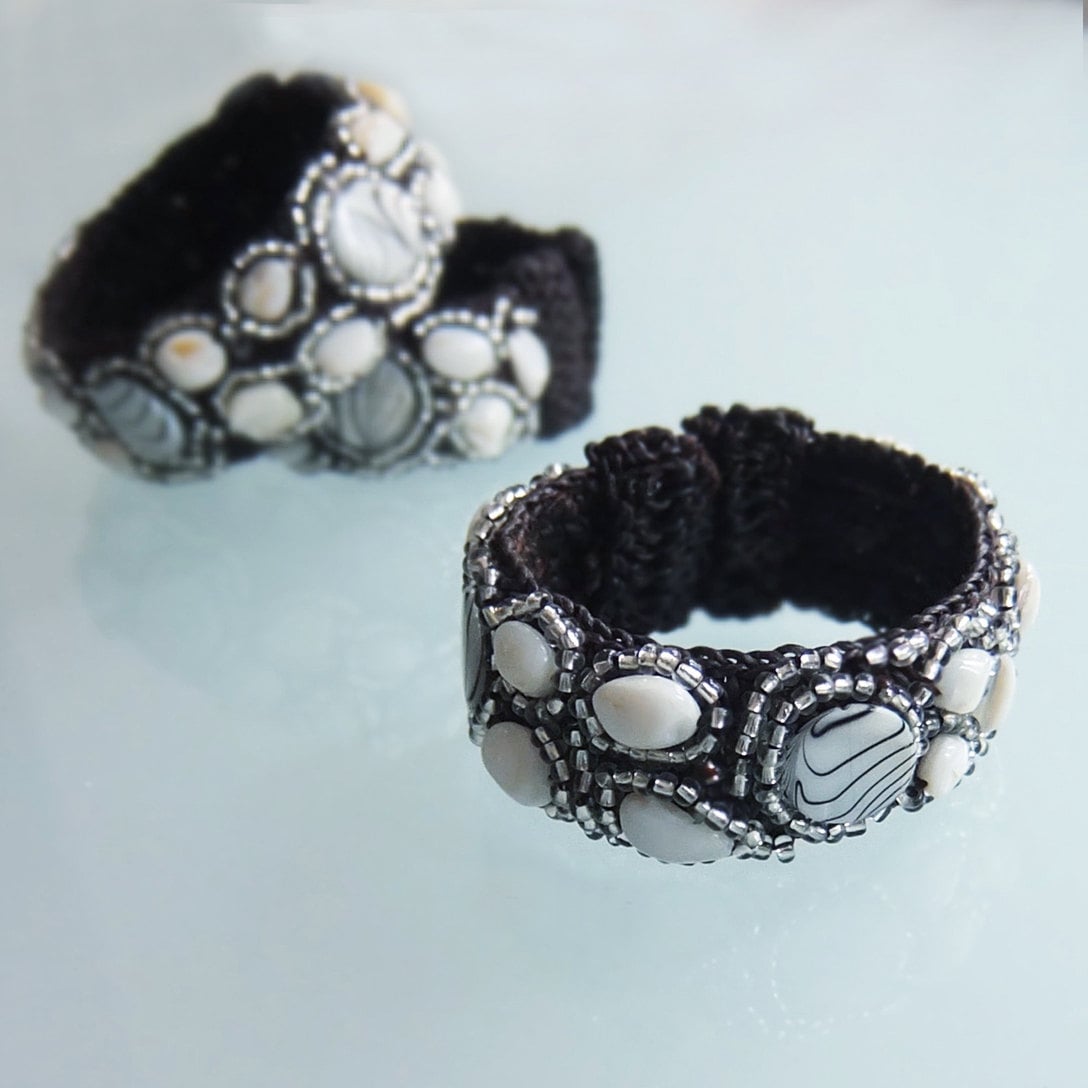 Armband Schale Weiß von RONatARTMANIA