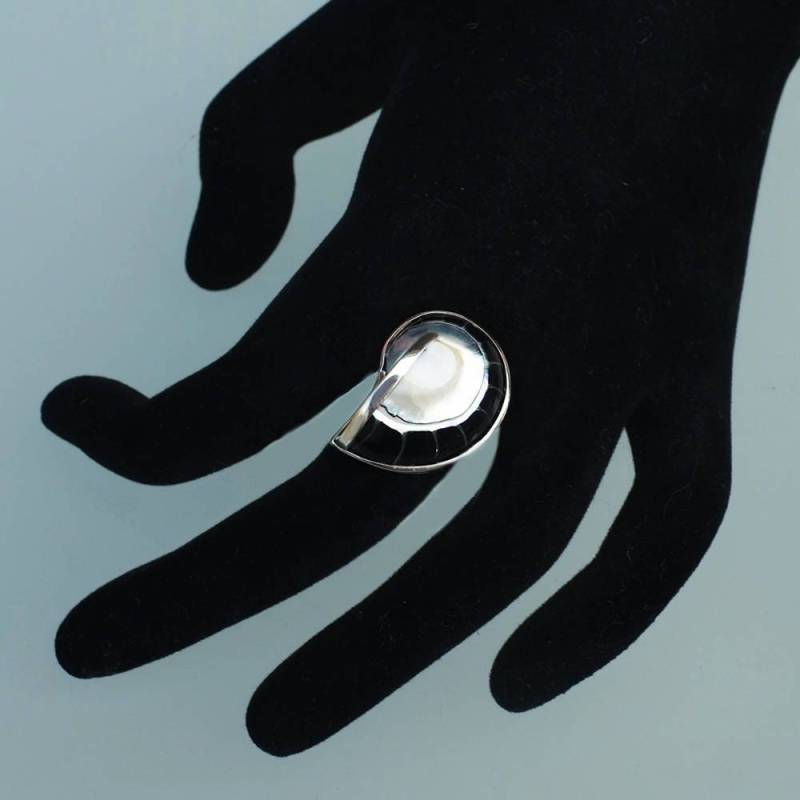 Ring Shell Schwarz von RONatARTMANIA