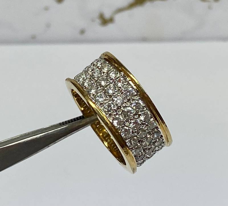Gelbgold Überzogenes 925 Sterlingsilber-Weißes Cz-Unendlichkeits-Breites Band/Ring von ROSECITYGIFT