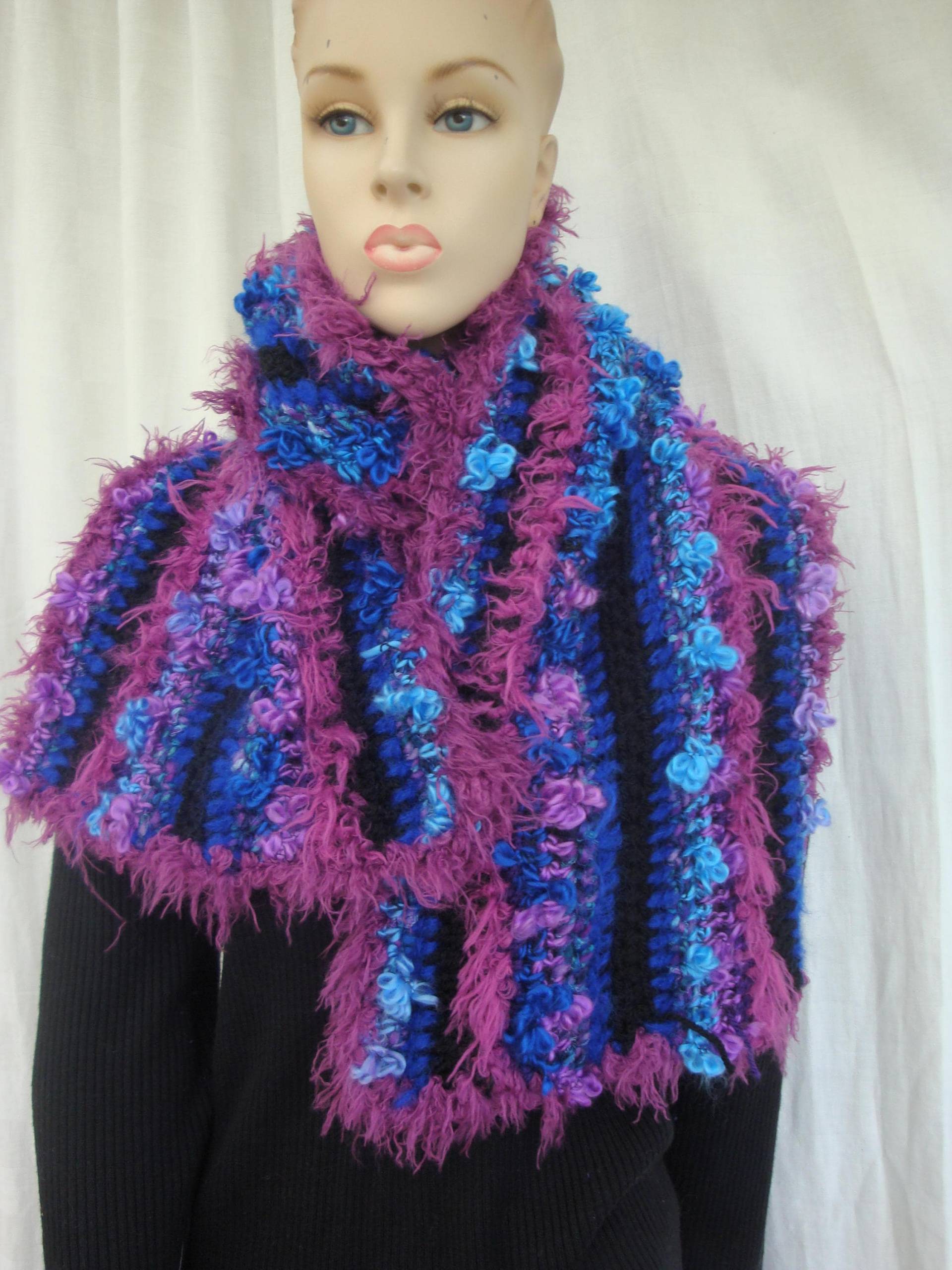 Schal, Blau Und Fuchsia Schal Handgehäkelt Schal, Blau Und Fuchsia Schal Handgehäkelt von ROSELAINE26