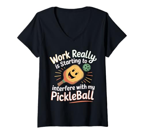 Damen Work Interferes with My Pickleball Time - T-Shirt mit V-Ausschnitt Damen Work Interferes with My Pickleball Time - T-Shirt mit V-Ausschnitt von ROUTINE
