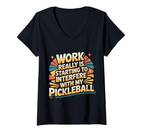Damen Work Interferes with My Pickleball Time - T-Shirt mit V-Ausschnitt Damen Work Interferes with My Pickleball Time - T-Shirt mit V-Ausschnitt von ROUTINE