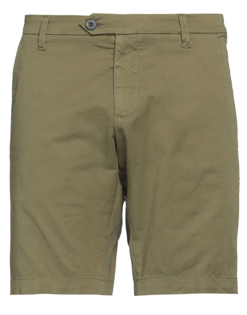 ROŸ ROGER'S Shorts & Bermudashorts Herren Militärgrün ROŸ ROGER'S Shorts & Bermudashorts Herren Militärgrün von ROŸ ROGER'S