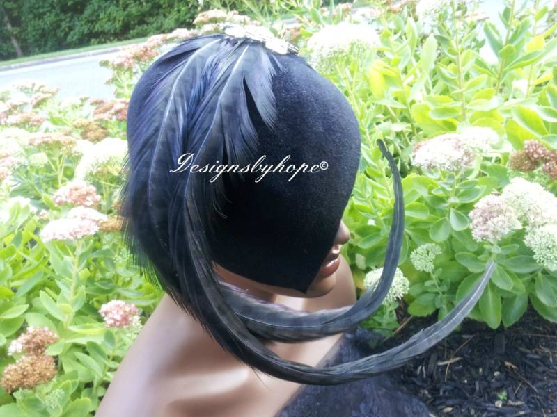 Schwarzer Federhut Couture - Avantgarde Hutmacherei von ROYALECREATIONS