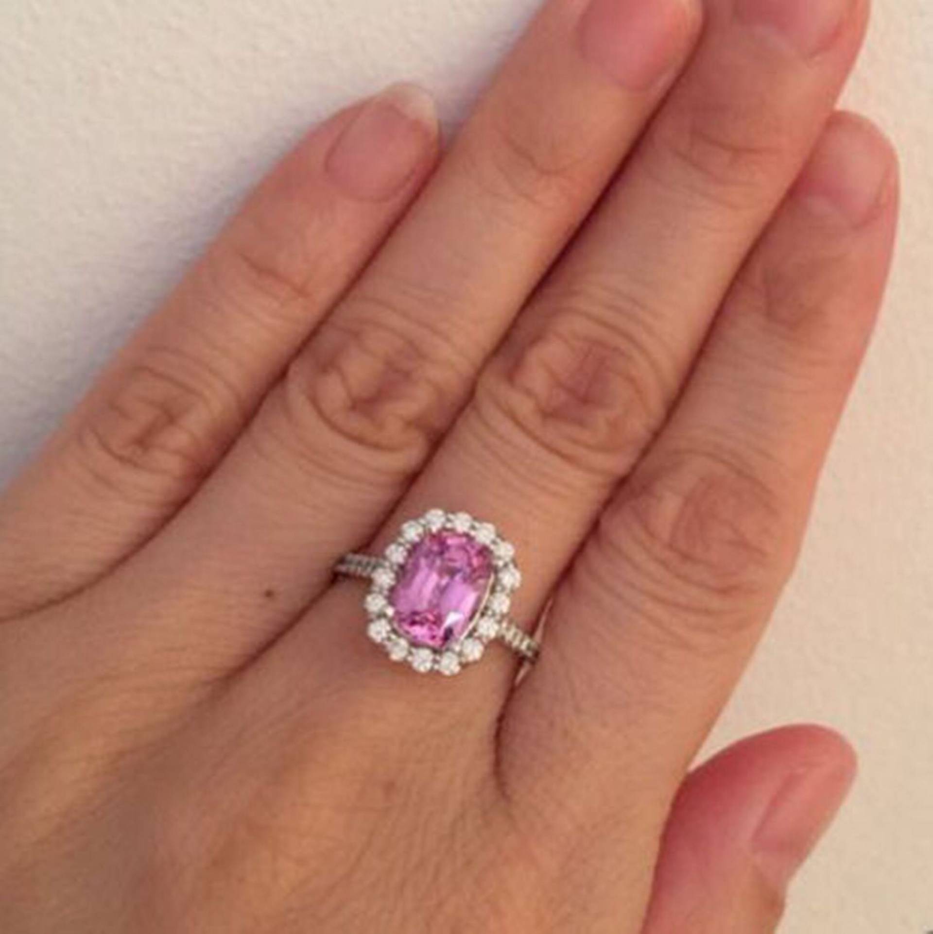 3.00Ct Rosa Oval Diamant Halo Ehering, Ausgefallener Rosa Verlobungsring, Sterling Silber Vorschlag Ring, Ehering Für Sie von ROYALJEWELArt