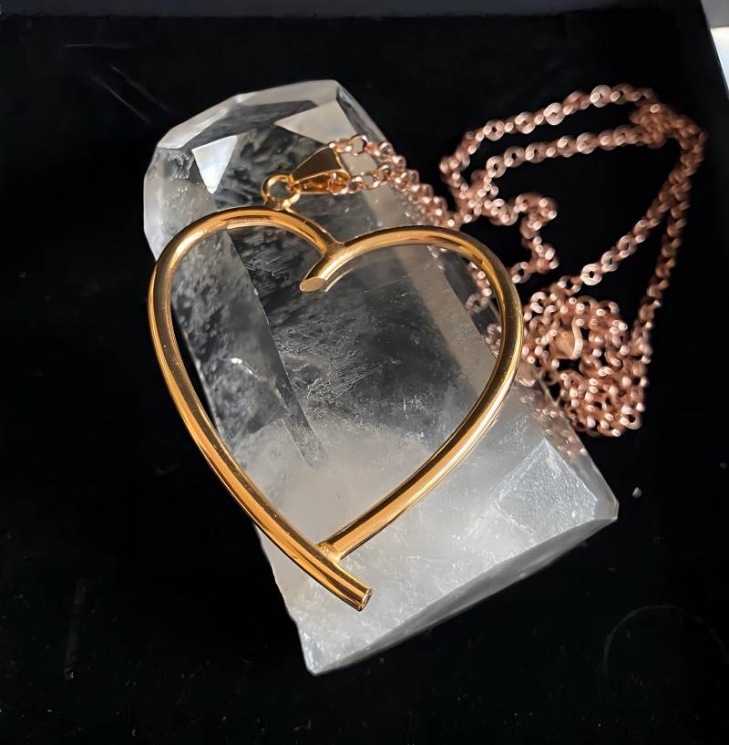 Kette Silber Rosé Vergoldet Mit Handgefertigtem Herzanhänger von RPSchmuckDesign