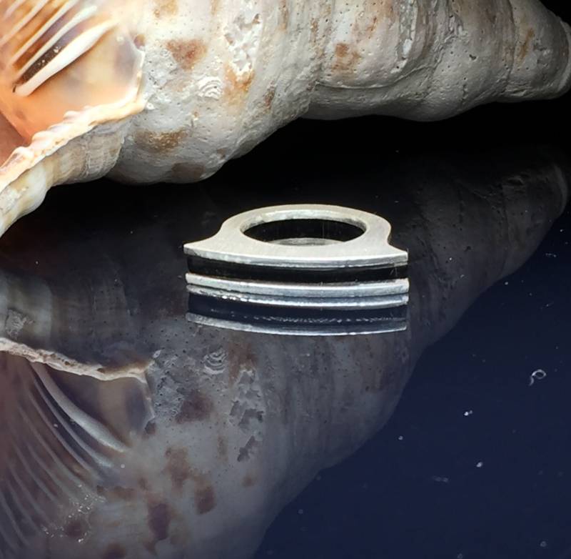 Silberring Mit Schwarzem Acryl von RPSchmuckDesign