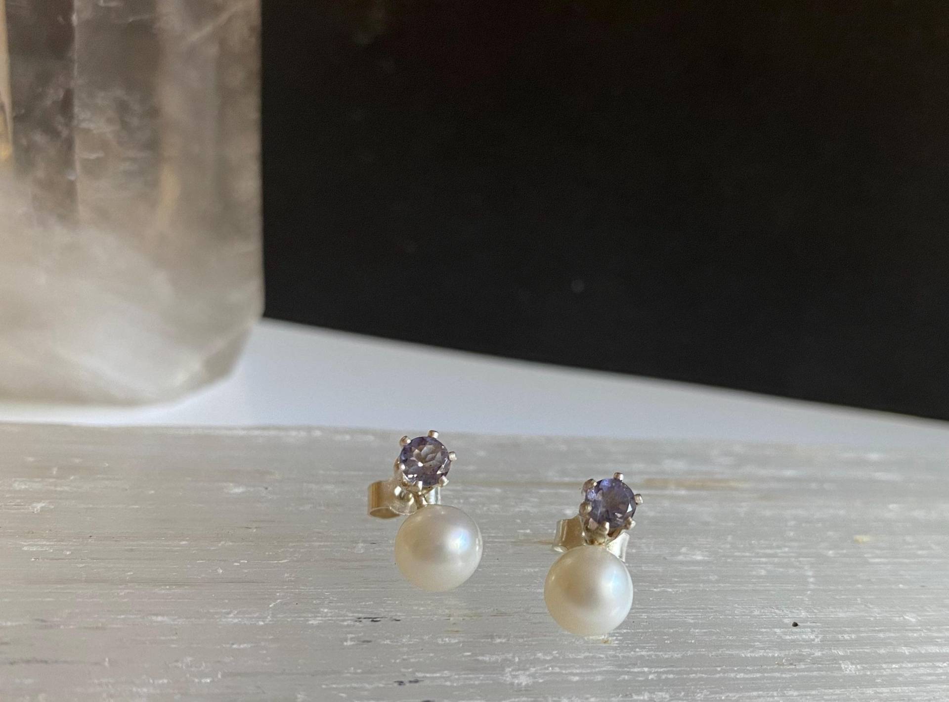 Zarte Tansanit Ohrstecker Mit Perle von RPSchmuckDesign