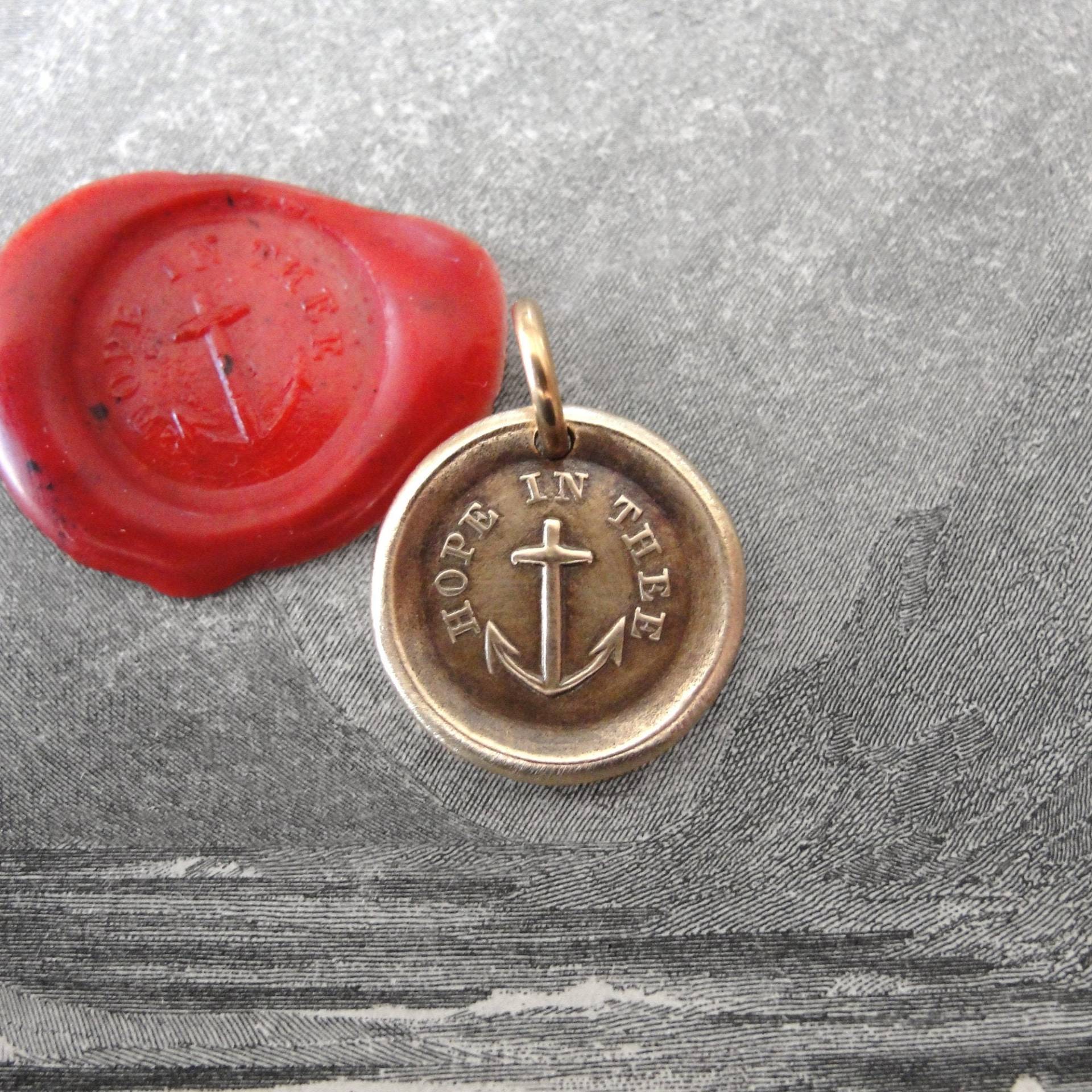 "Bronze Anker Wachssiegel Anhänger - "Hope in Thee" Seemanns Kreuz Anhänger." von RQPStudio