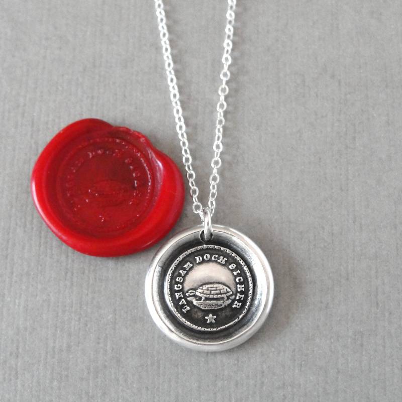 Slow But Sure - Wachs Siegel Halskette Antik Schildkröte Schmuck Anhänger Ausdauer Entschlossenheit Slow But Sure - Wachs Siegel Halskette Antik Schildkröte Schmuck Anhänger Ausdauer Entschlossenheit von RQPStudio