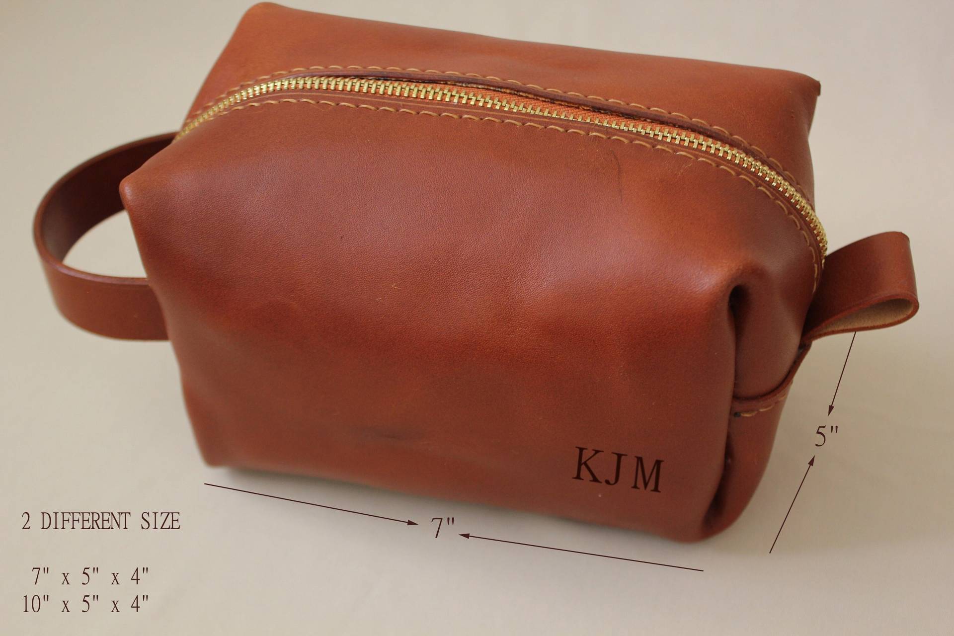 Cognac Veg-Leder Personalisiertes Dopp Kit, Leder Kulturtasche Für Herren, Kosmetiktasche, Geschenk Ihn, Herren Reiseset, Trauzeugen Cognac Veg-Leder Personalisiertes Dopp Kit, Leder Kulturtasche Für Herren, Kosmetiktasche, Geschenk Ihn, Herren Reiseset, Trauzeugen von RSGiftStore