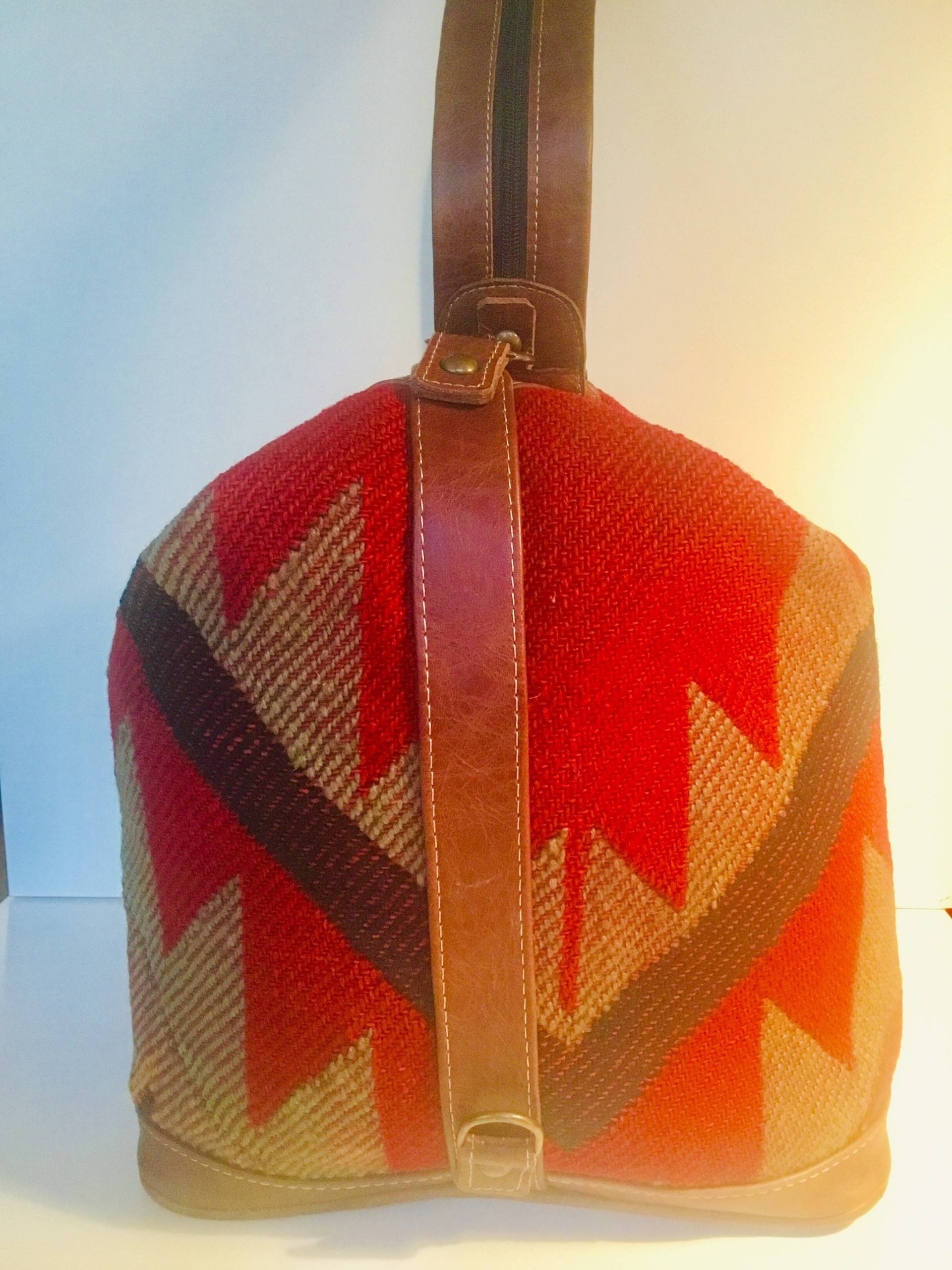 Kilim Rucksack Im Affenstil von RUGHOUSEConnections