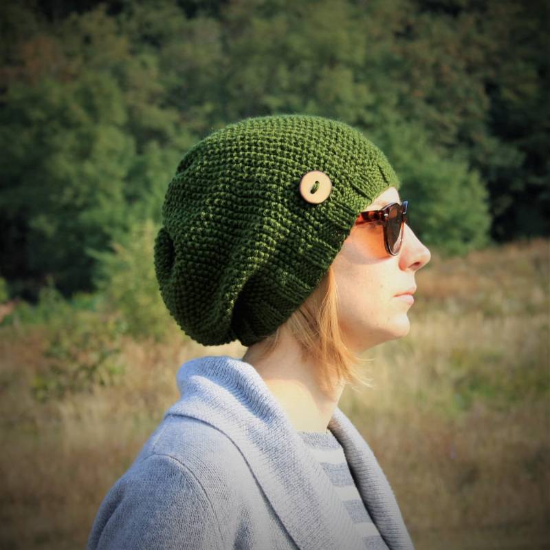 Grüne Slouchy Mütze Hut Mit Handgefertigten Holzknopf/Grün Urban Stil Hand Stricken Universelle Größe Warm Herbst Winter Hut Grüne Slouchy Mütze Hut Mit Handgefertigten Holzknopf/Grün Urban Stil Hand Stricken Universelle Größe Warm Herbst Winter Hut von RUKAMIshop
