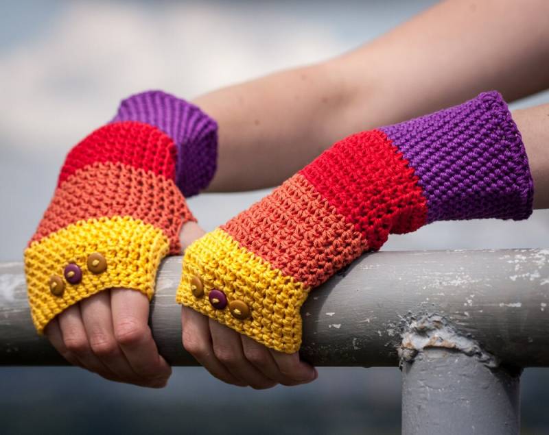 Violett Rot Orange Gelb Fingerlos Handschuhe/100 % Baumwolle Häkeln Armwärmer Regenbogen Gestreiftknopf Herbst Winter Zubehör Geschenk Violett Rot Orange Gelb Fingerlos Handschuhe/100 % Baumwolle Häkeln Armwärmer Regenbogen Gestreiftknopf Herbst Winter Zubehör Geschenk von RUKAMIshop