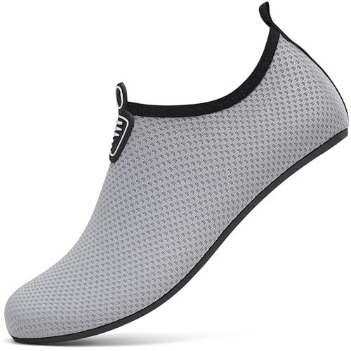 RUOMU Badeschuhe Herren Damen Wasserschuhe Schnell Trocknend Schwimmschuhe Barfußschuhe rutschfeste Leicht Aquaschuhe Strandschuhe fur Männer Frauen,Grau 45 EU RUOMU Badeschuhe Herren Damen Wasserschuhe Schnell Trocknend Schwimmschuhe Barfußschuhe rutschfeste Leicht Aquaschuhe Strandschuhe fur Männer Frauen,Grau 45 EU von RUOMU