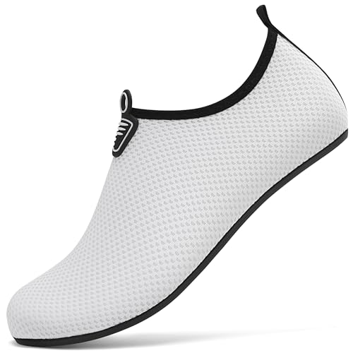 RUOMU Badeschuhe Herren Damen Wasserschuhe Schnell Trocknend Schwimmschuhe Barfußschuhe rutschfeste Leicht Aquaschuhe Strandschuhe fur Männer Frauen,Weiß 46 EU von RUOMU