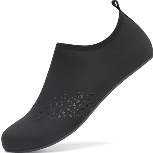 RUOMU Wasserschuhe Badeschuhe Damen Herren Schnell Trocknend Schwimmschuhe rutschfeste Aquaschuhe Leicht Strandschuhe Surfschuhe Barfußschuhe für Männer Frauen Beach Pool, Schwarz 44 EU von RUOMU