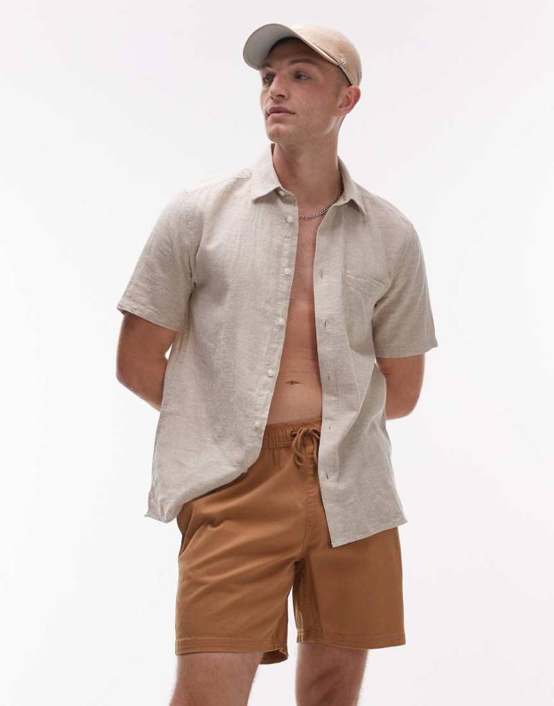 RVCA - Escape - Shorts in Kamelbraun mit elastischem Bund-Neutral von RVCA
