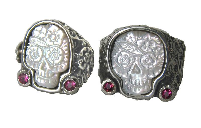 Ein Ehering Nur Für Männer Oder Frauen Aus Sterling Silber Mit Geschnitztem Perlmutt Sugar Skull Von Rxv R080 von RXVrings