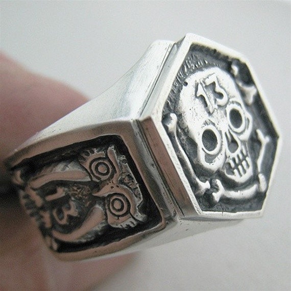 Hex 13 Eulen Totenkopf Ring Knochen Glückliche Glückszahl Ihrer Wahl Hex 13 Eulen Totenkopf Ring Knochen Glückliche Glückszahl Ihrer Wahl von RXVrings