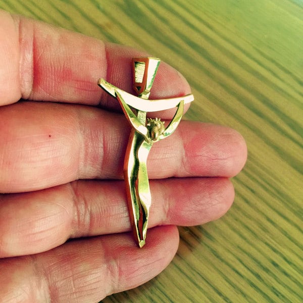 Kruzifix Modern 24K Massivgold Kruzifix Modern 24K Massivgold von RXVrings