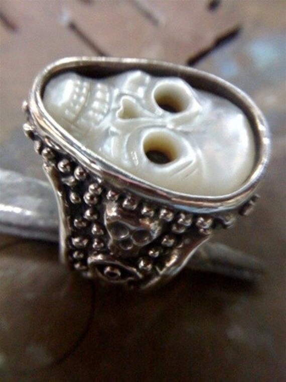 Weißer Regen Custom Totenkopf Ring Weißer Regen Custom Totenkopf Ring von RXVrings