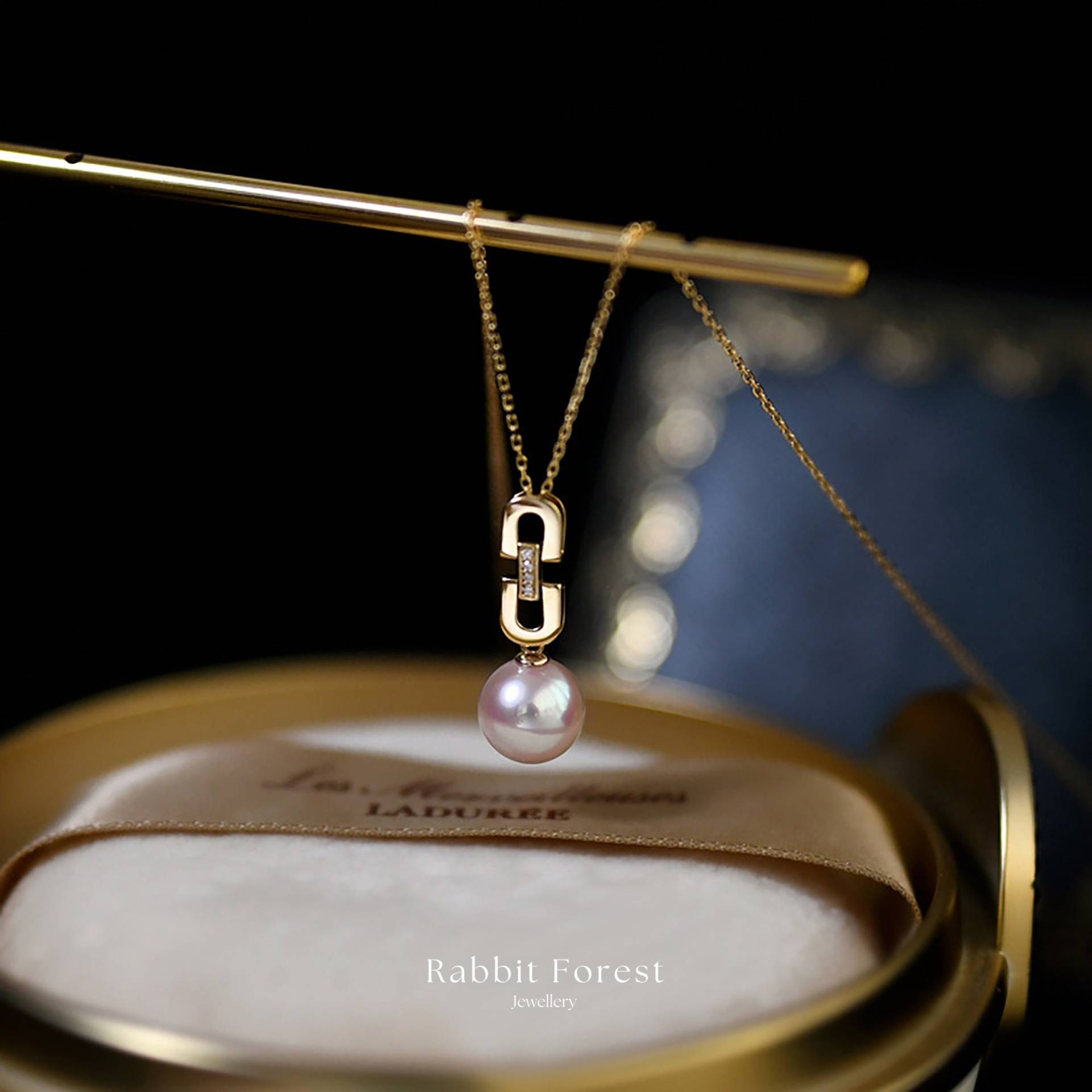 Moderne 18K Gold Überzogene Weiße Perlen-Ketten-Tropfen-Halskette, Büro-Dame-Täglicher Schmuck, Moderner Einfacher Art-Abschlussball-Schmuck von RabbitForestUK