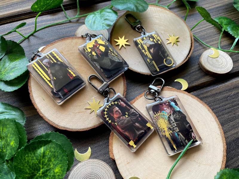 Dragon Age Keychains | Double-Sided Gold Stamp von RabentanzArt