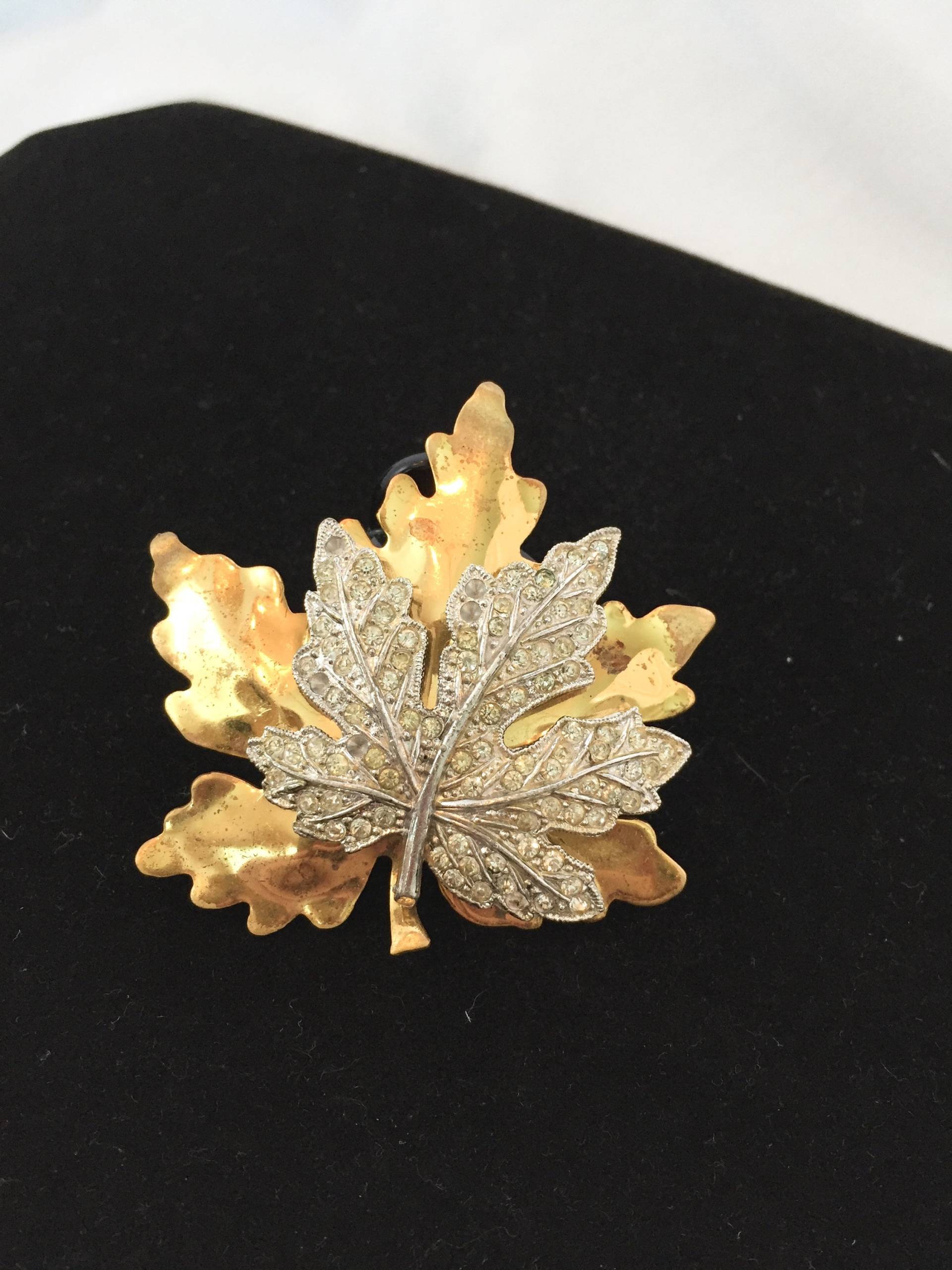 Mccelland Barclay Blatt Brosche. Gold Und Silber Ton Mit Diamant Strass. Späte 1930Er Jahre Mccelland Barclay Blatt Brosche. Gold Und Silber Ton Mit Diamant Strass. Späte 1930Er Jahre von RabsNicoleRelics