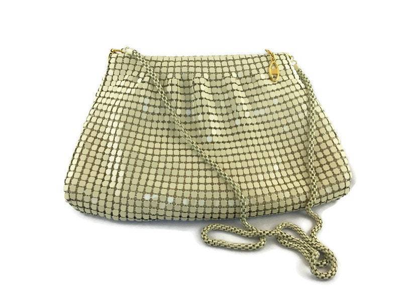 Vintage Creme Metall Mesh Schultertasche Goldfarbene Akzente Kettenriemen Retro 80Er Jahre Handtasche Klassisch Elegant Geldbörse von RabsNicoleRelics