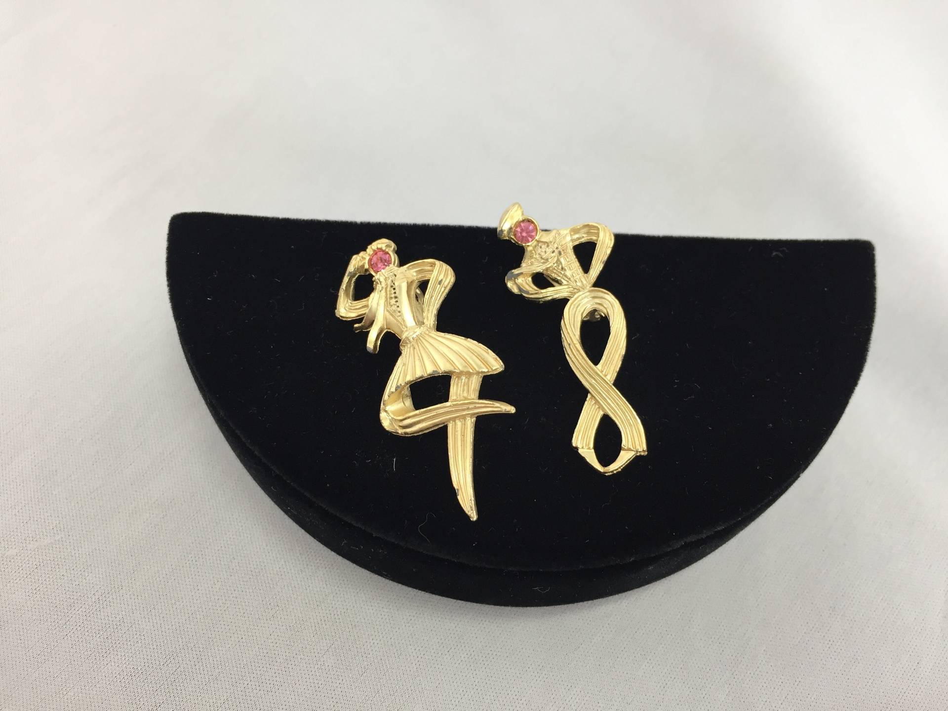 Vintage Tanzpaar Gold Tone Und Rosa Strasssteinen von RabsNicoleRelics