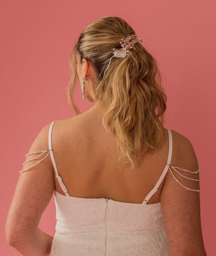 2 Layer Bridal Backdrop Attachment Halskette Zurück Kette Perlen Schmuck Hochzeitskleid Zurück Drapieren Perlenkette Dra 2 Layer Bridal Backdrop Attachment Halskette Zurück Kette Perlen Schmuck Hochzeitskleid Zurück Drapieren Perlenkette Dra von Rachaelsmaids