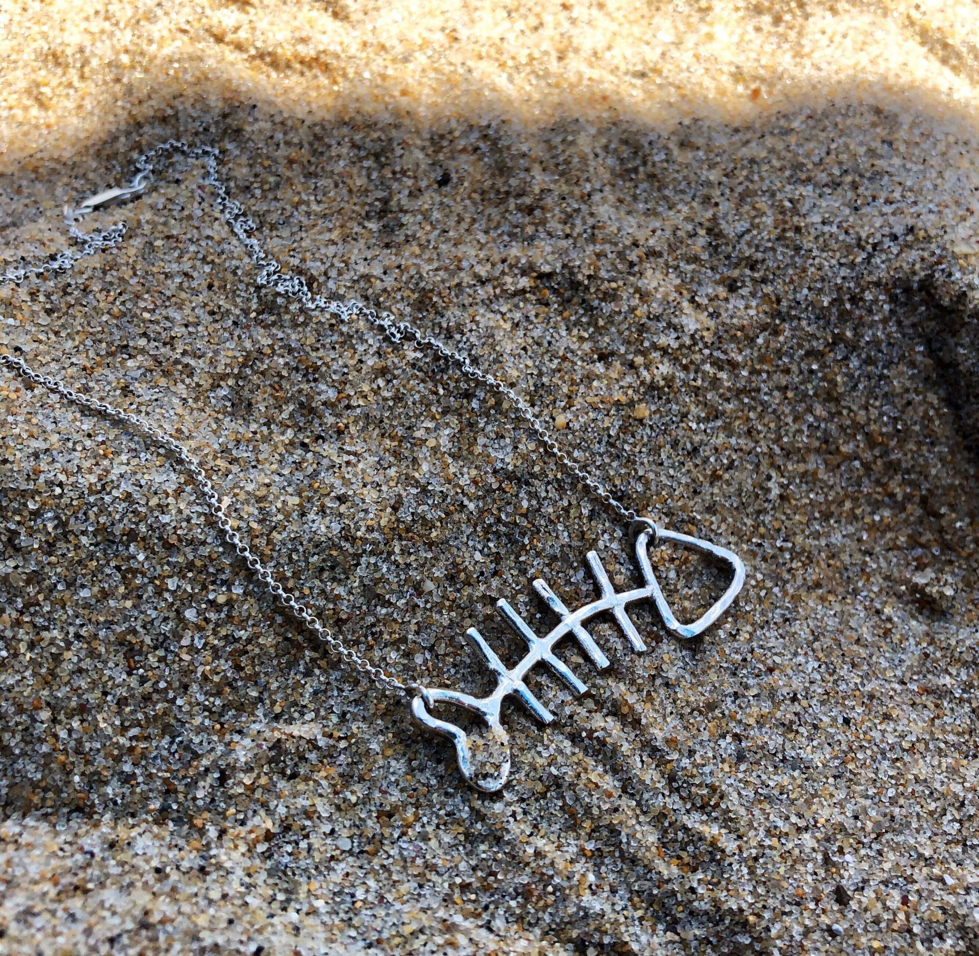 Handgefertigte Fischstäbchen - Fischkette Aus Sterlingsilber Handgefertigte Fischstäbchen - Fischkette Aus Sterlingsilber von RachelPfefferDesigns