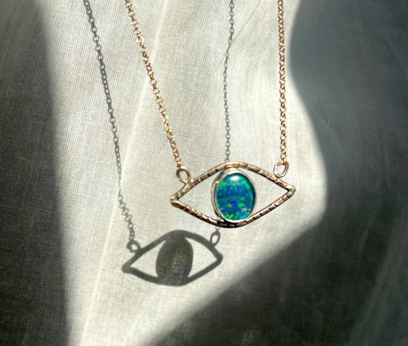 Opal Evil Eye Anhänger Handgemachte 14K Goldfilled Halskette von RachelPfefferDesigns