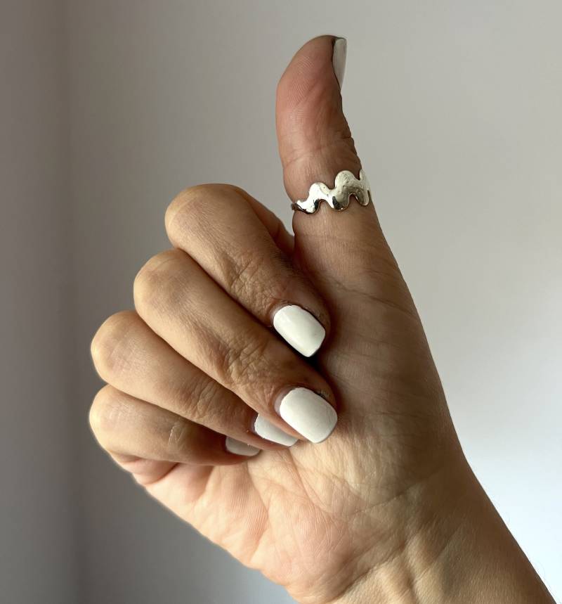 Auffälliger Wiggle Ring Aus Sterling Silber Und 585Er Gold von RachelPfefferDesigns