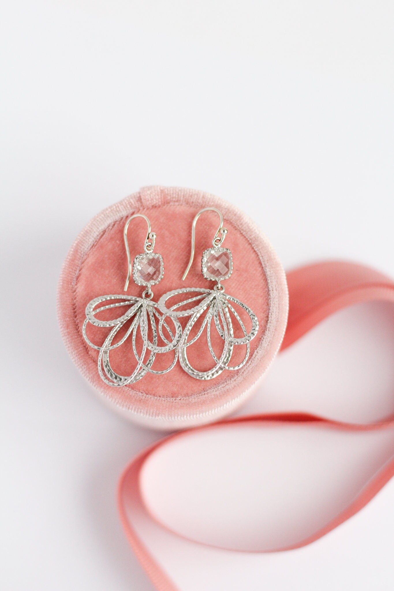 Silber Chandelier Ohrringe, Sterling Zierliche Braut Hochzeit Ohrringe Silber Chandelier Ohrringe, Sterling Zierliche Braut Hochzeit Ohrringe von RachelynJewelry