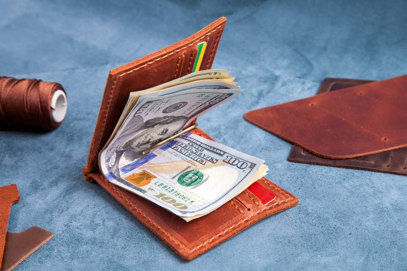 Personalisierte Geldklammer Aus Leder Brieftasche Im Used-Look von Rachiba