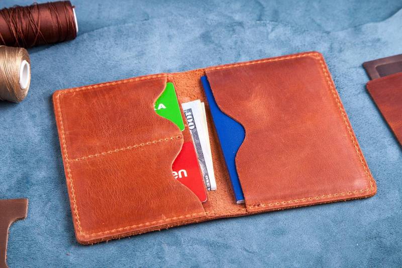 Personalisierte Leder Pass & Gepäckanhänger Set von Rachiba