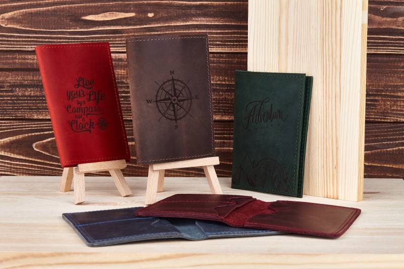 Personalisierte Leder Passhülle Trauzeugen Geschenk, Monogramm Cover von Rachiba