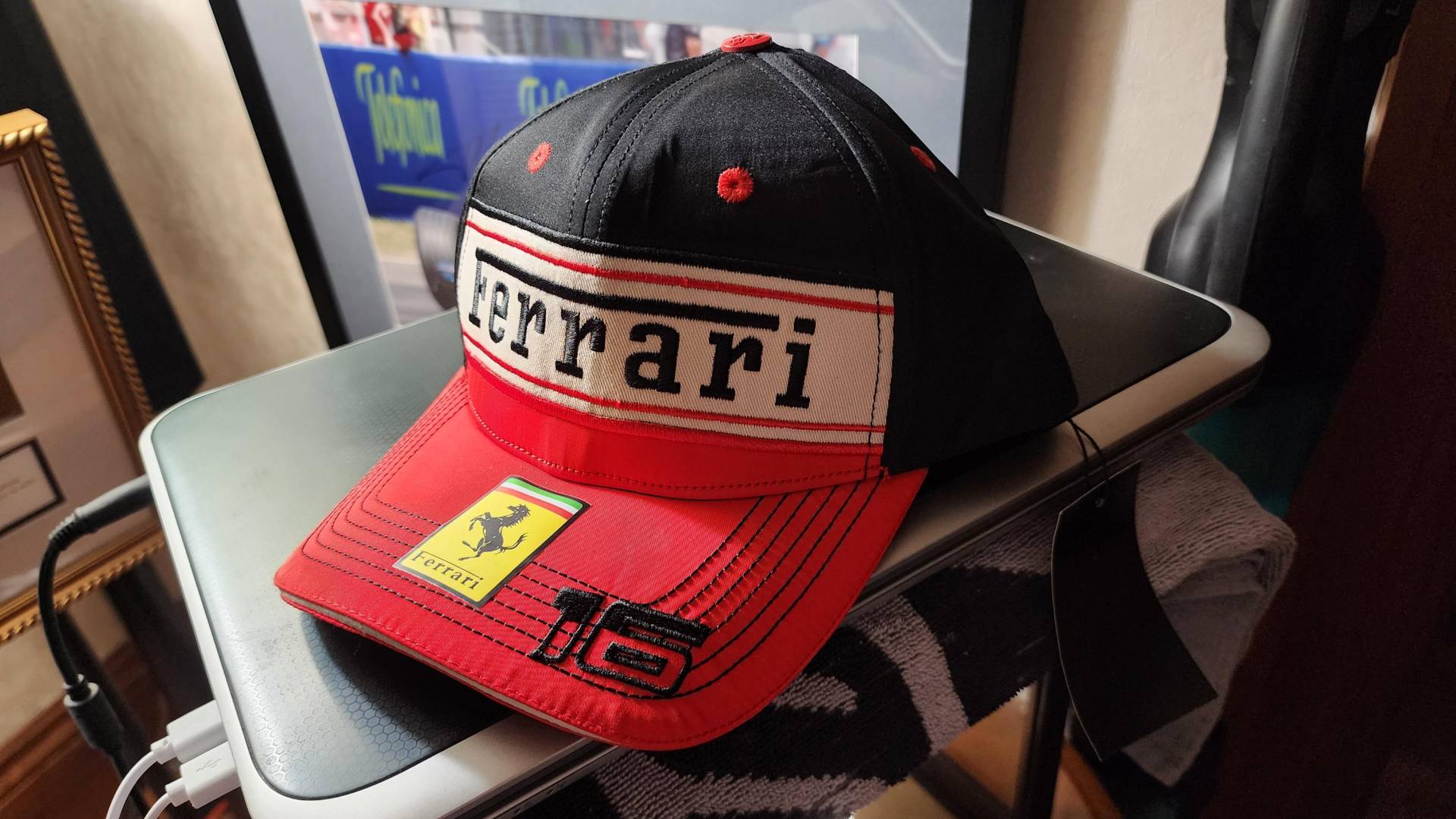 Charles Leclerc Ferrari F1 Monza Erwachsenen Fit Replica Cap Snapback Charles Leclerc Ferrari F1 Monza Erwachsenen Fit Replica Cap Snapback von RacingHats