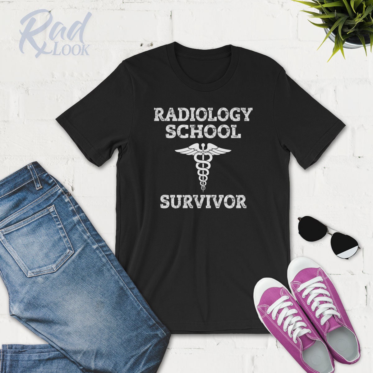 Radiologie Schule Überlebende Unisex Tshirt - Graduierung Röntgen-Schüler Rad Tech Radiologe Shirt Lustige Radiographie Radiologie Schule Überlebende Unisex Tshirt - Graduierung Röntgen-Schüler Rad Tech Radiologe Shirt Lustige Radiographie von RadLook