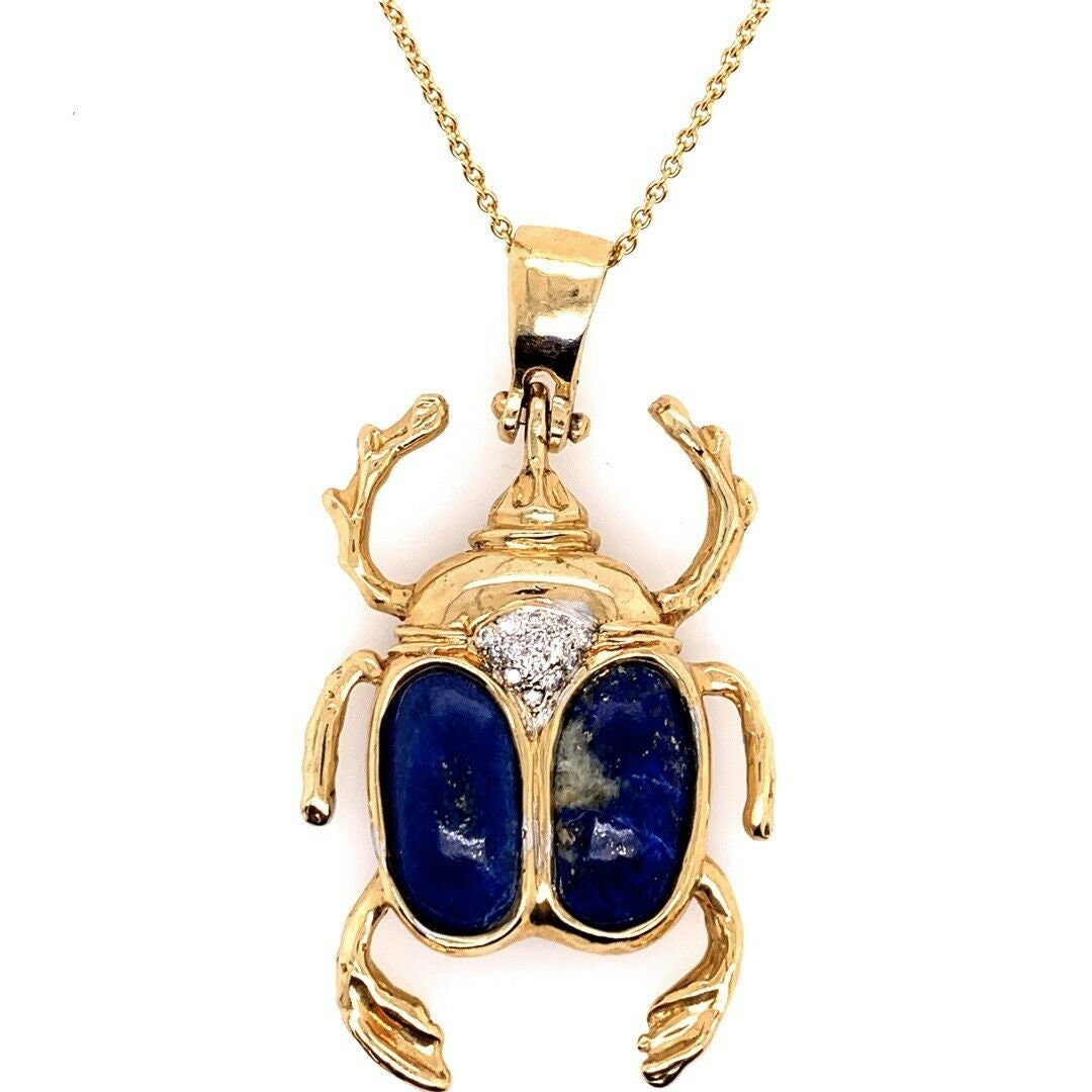 Retro Gold Käfer Anhänger Natürlicher Lapis Lazuli & 0, 25 Karat Diamant Um 1950 von Radiam